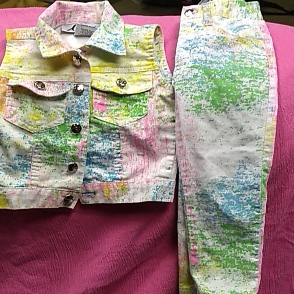 Paint splatter vest and pants outfit